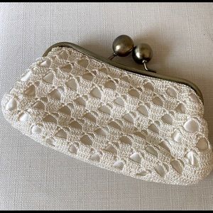 ‘Crochet look’ Clutch